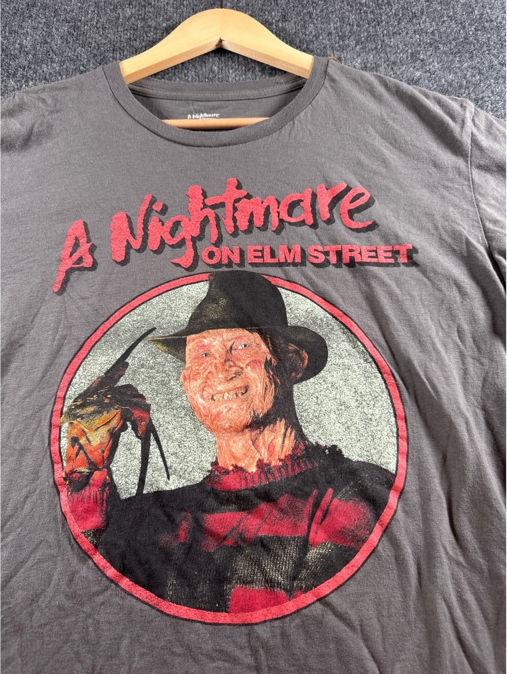 A Nightmare on Elm Street Freddy Krueger Men's L Gray Horror Graphic T-Shirt